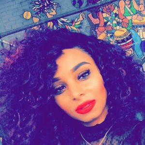 Meet your Posher, Leanna